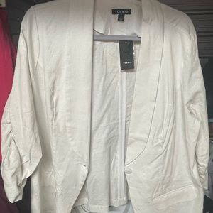 Women white light weight Torrid blazer size 1= 12/14